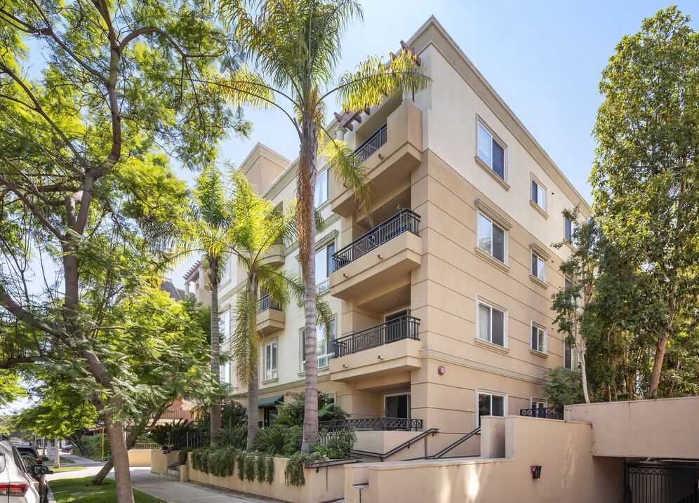 Sold home at 325 Arnaz Dr #PH4, Los Angeles, CA, 2 bd · 2 ba · 1,416 sqft