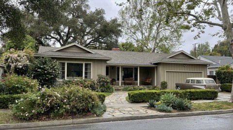A vintage well-preserved ranch home in Studio City under soft overcast daylight