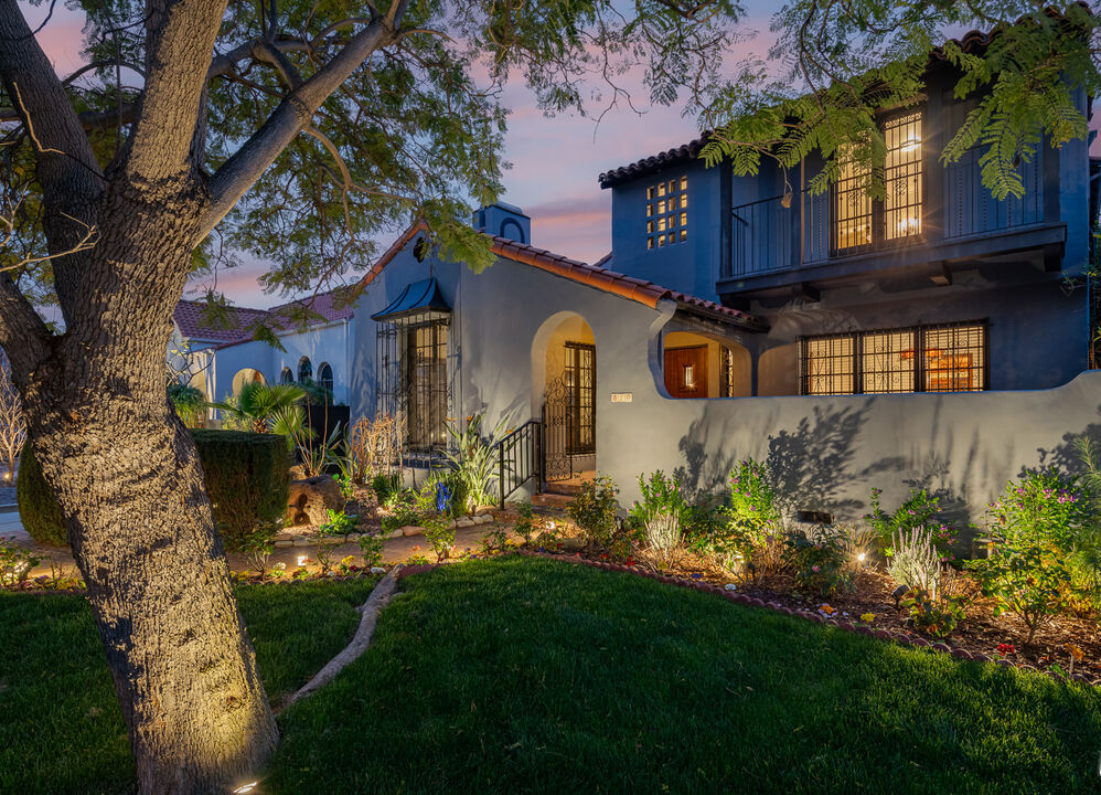Sold home at 819 S Citrus Ave, Los Angeles, CA, 5 bd · 3 ba · 3,181 sqft