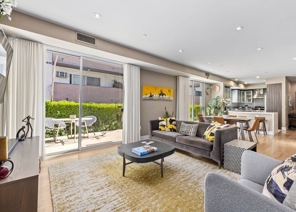 Sold home at 108 S Croft Ave #106, Los Angeles, CA, 3 bd · 3 ba · 1,620 sqft