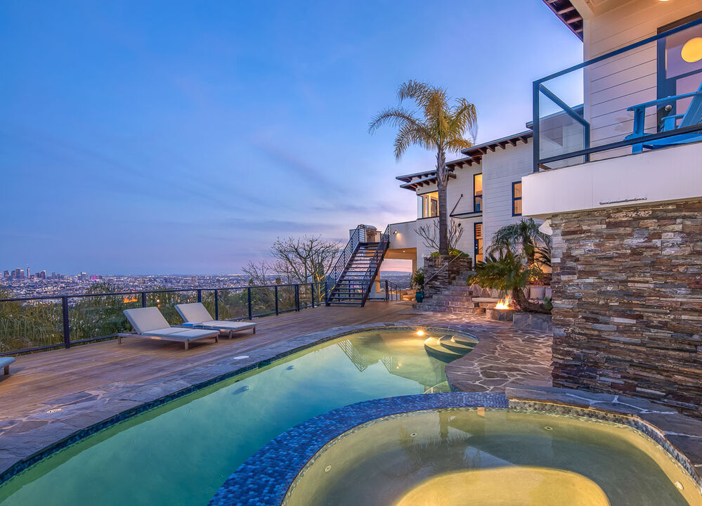 Home in Hollywood, represented by Efrat Poulson