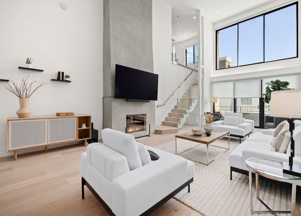 Sold home at 8455 Fountain Ave #621, West Hollywood, CA, 2 bd · 2 ba · 1,826 sqft