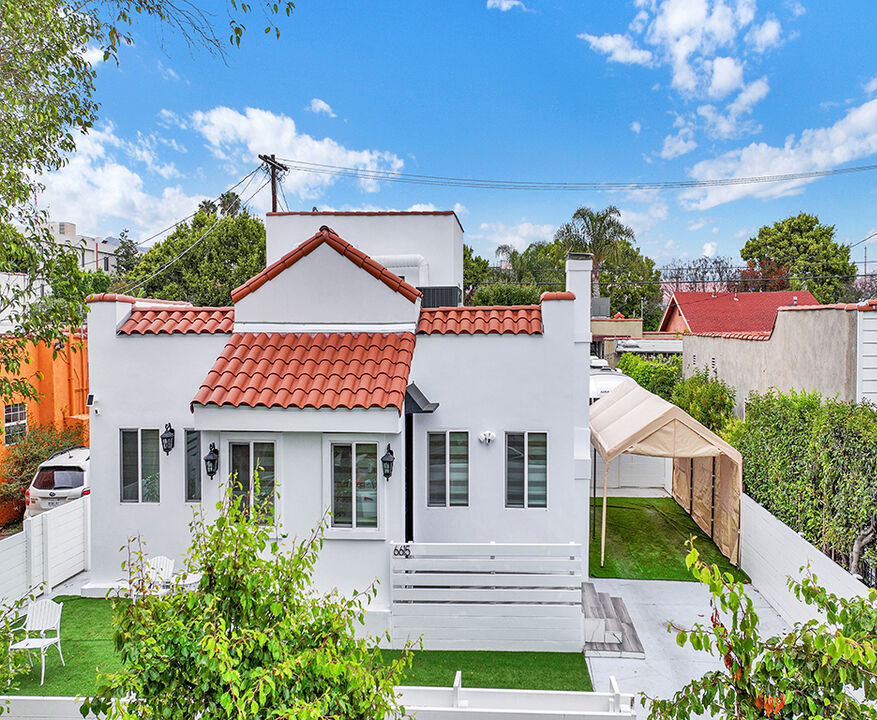 Sold home at 6615 Willoughby Ave, Los Angeles, CA, 3 bd · 3 ba · 1,444 sqft
